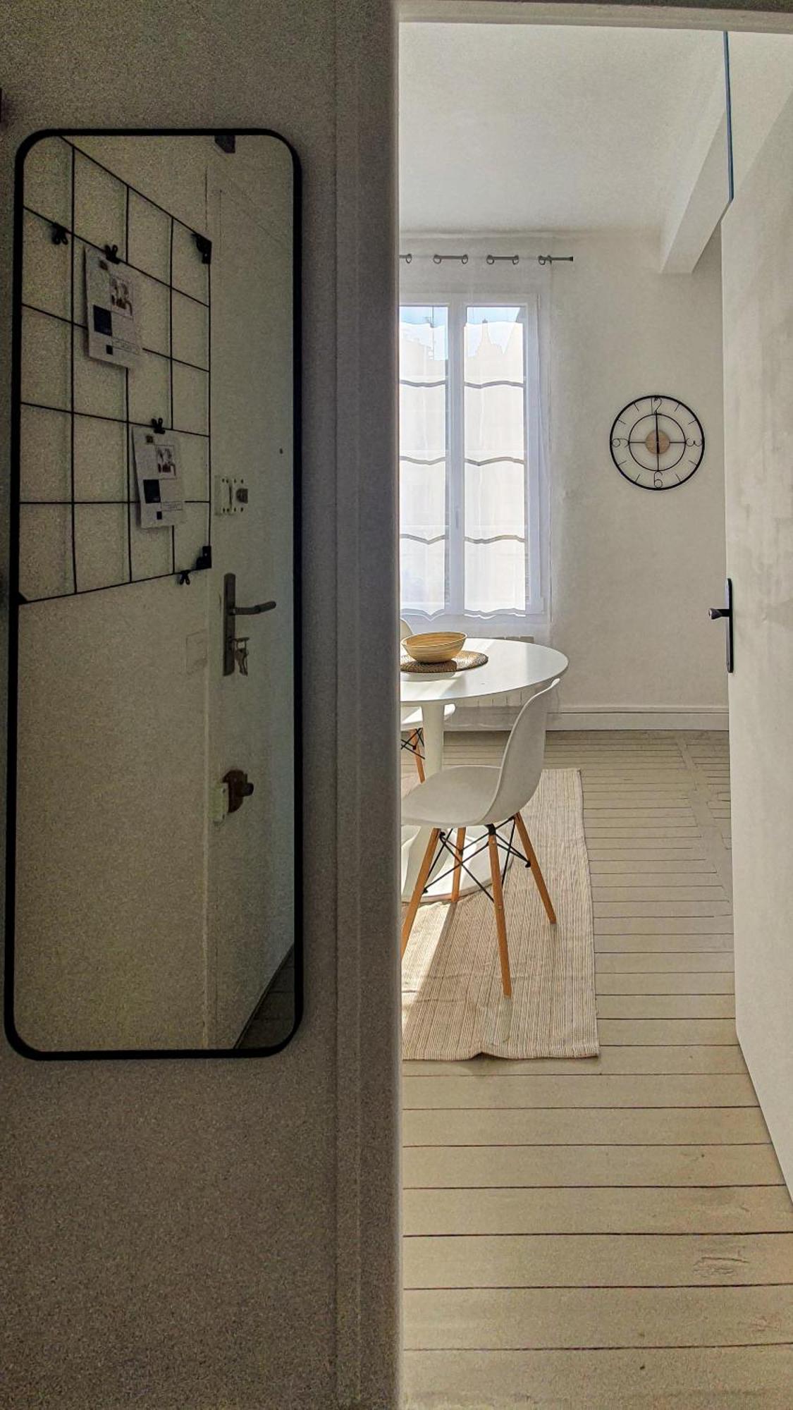 Charming Studio With View Of The Abbaye-Aux-Hommes Caen Phòng bức ảnh