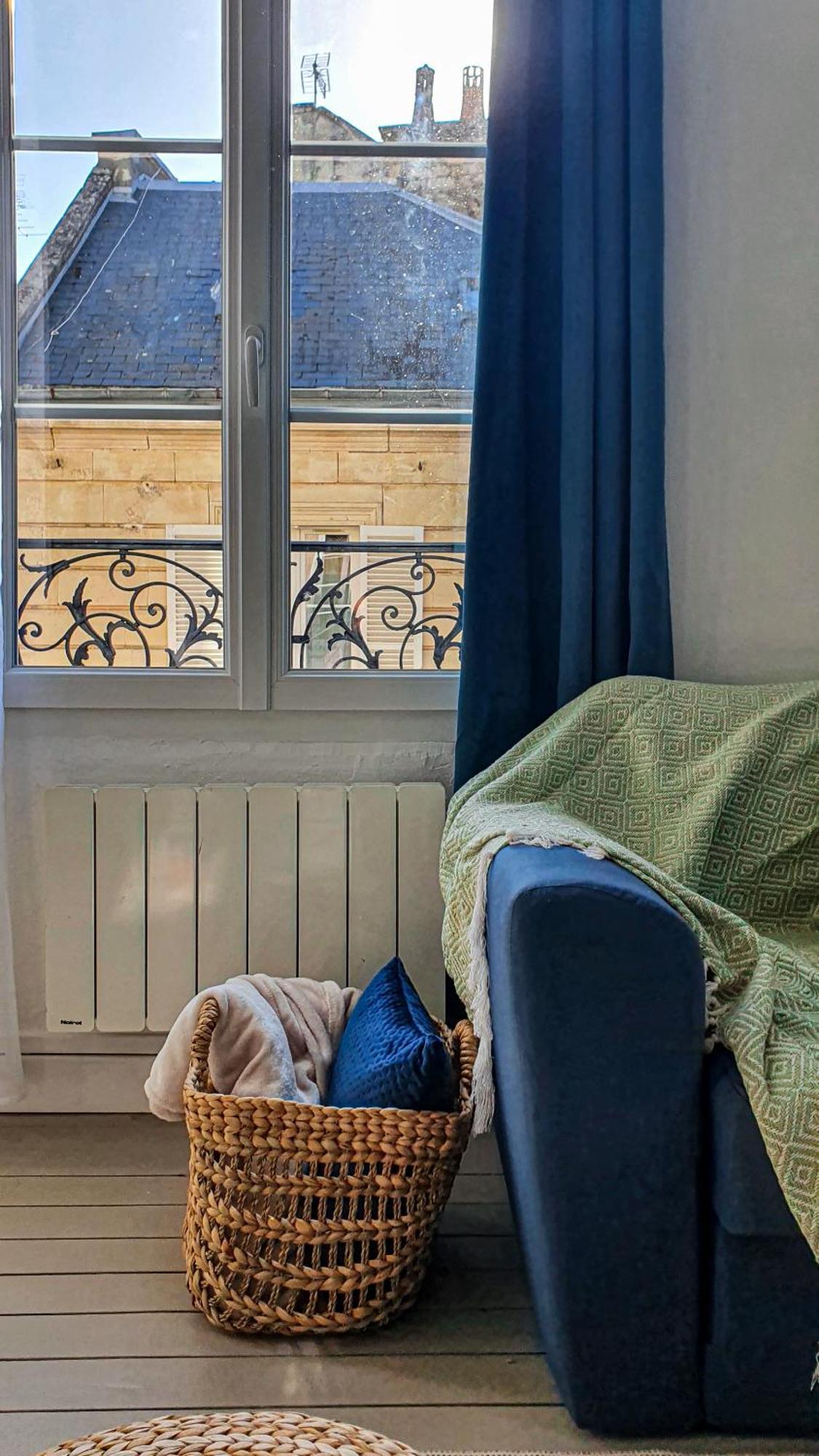 Charming Studio With View Of The Abbaye-Aux-Hommes Caen Phòng bức ảnh