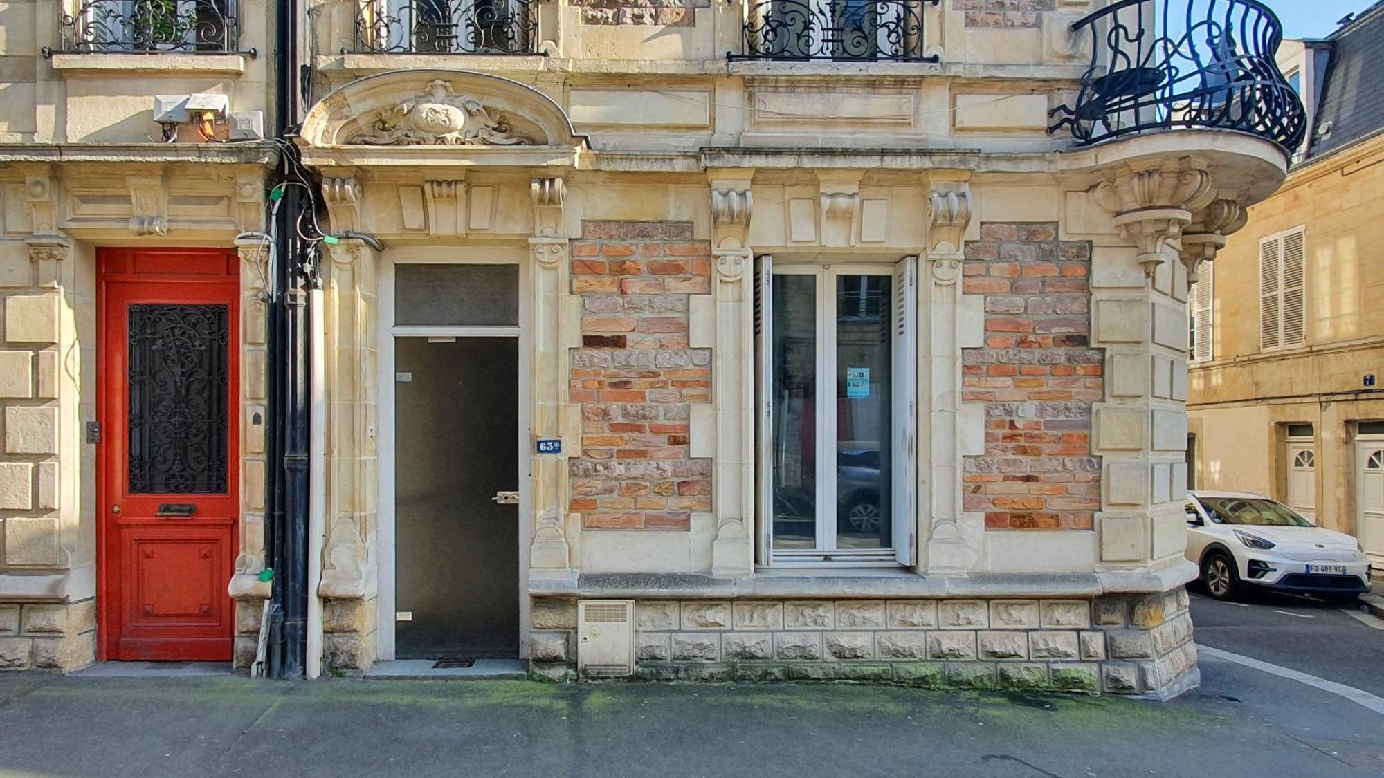 Charming Studio With View Of The Abbaye-Aux-Hommes Caen Phòng bức ảnh
